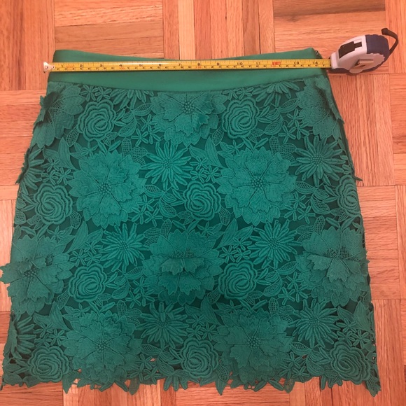 Milly mini skirt silk flower green Sz 4 Like new - Picture 2 of 7